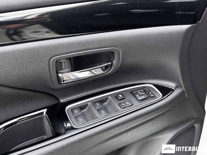 mitsubishi Outlander 2020