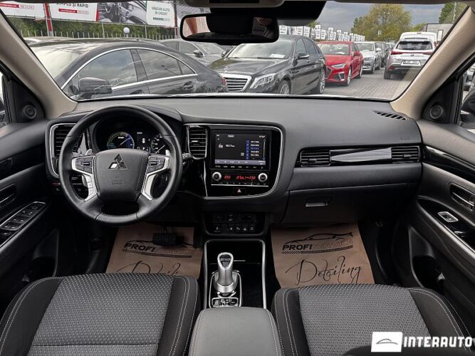 mitsubishi Outlander 2020