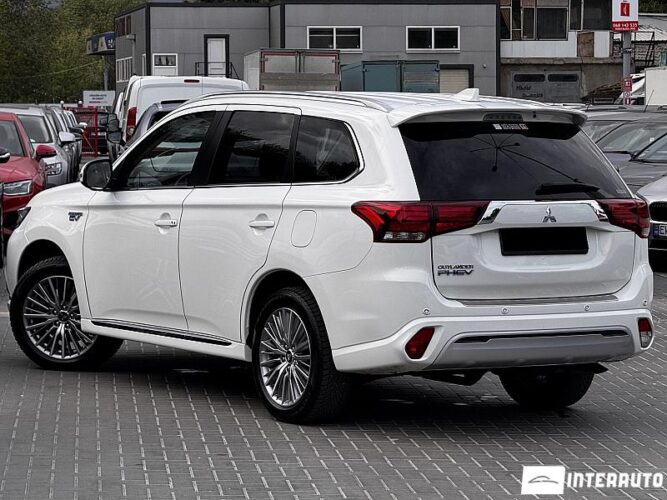 mitsubishi Outlander 2020