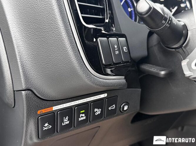mitsubishi Outlander 2020
