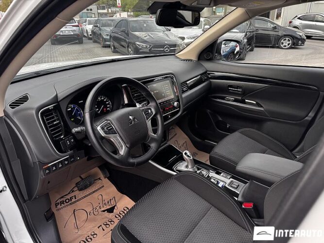 mitsubishi Outlander 2020