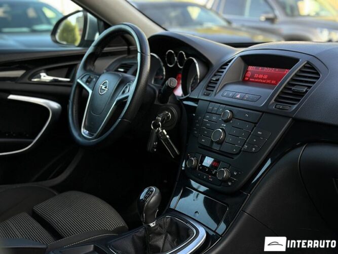 opel Insignia 2011