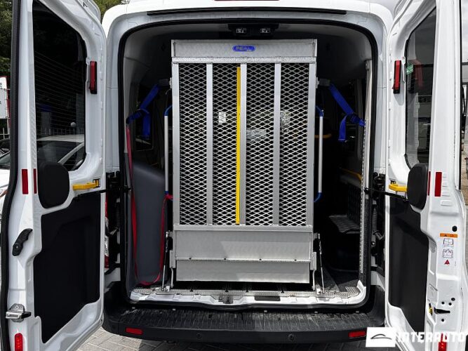 ford Transit 2017