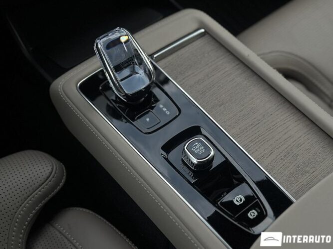 volvo XC 90 2025