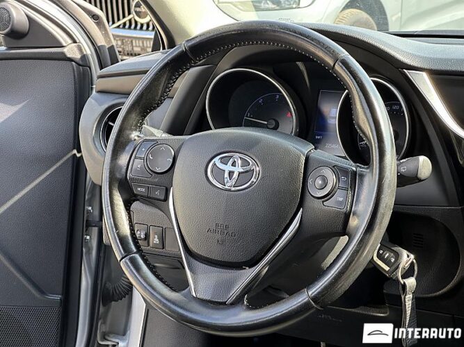 toyota Auris 2016