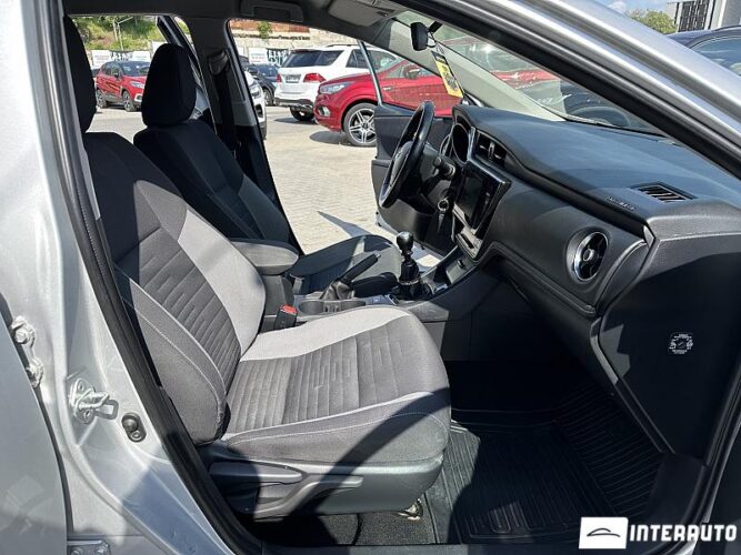 toyota Auris 2016