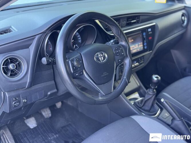 toyota Auris 2015