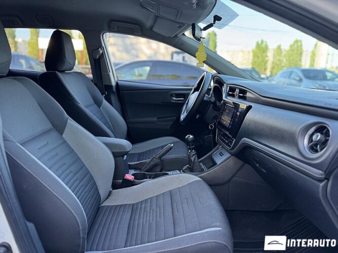 toyota Auris 2015