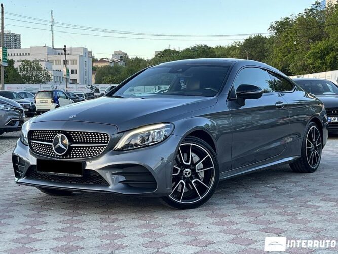 Mercedes C 300 2018 doar la InterAuto