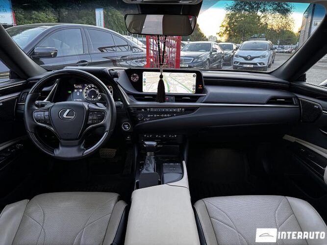 lexus ES 300h 2020