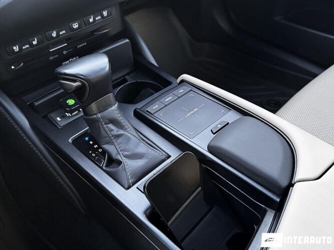 lexus ES 300h 2020