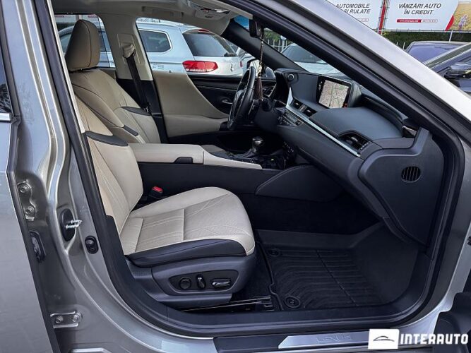 lexus ES 300h 2020
