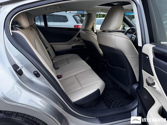 lexus ES 300h 2020