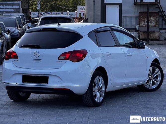 opel Astra 2012