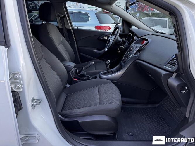 opel Astra 2012