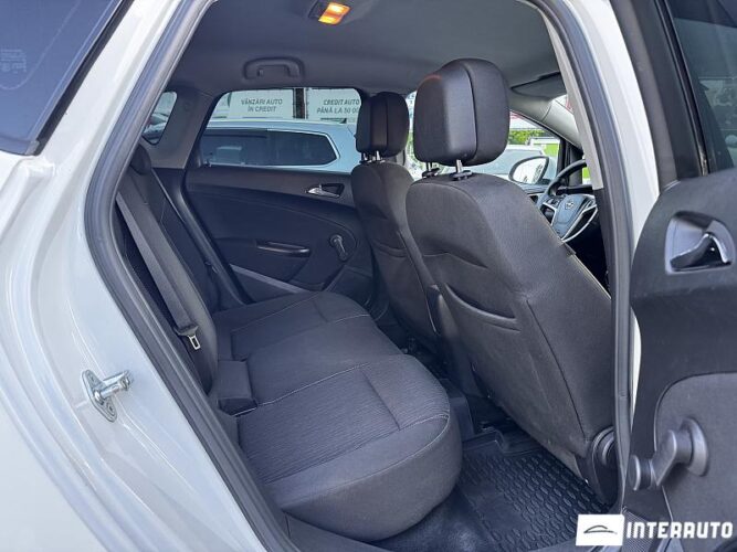 opel Astra 2012
