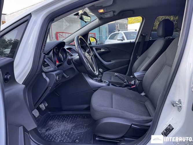 opel Astra 2012