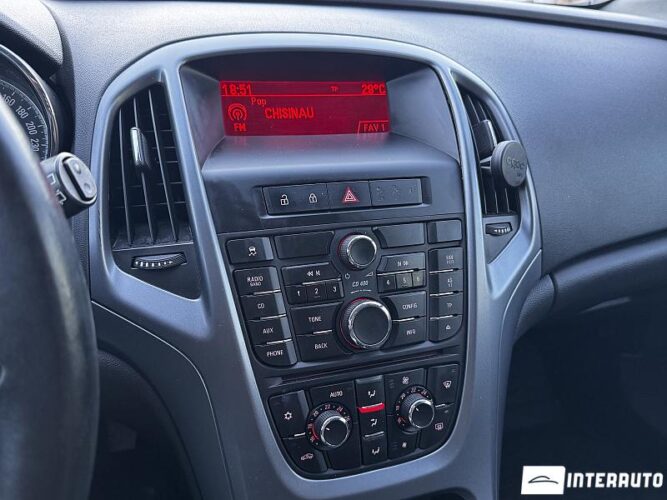 opel Astra 2012