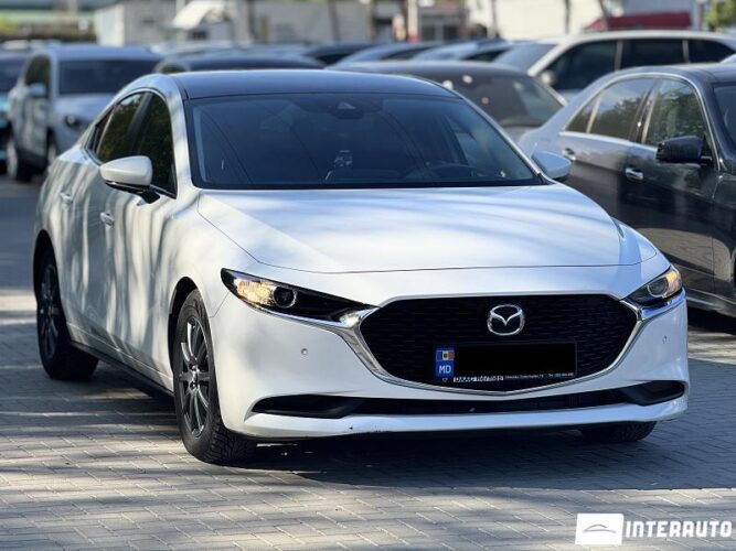 Mazda 3 2019 doar la InterAuto