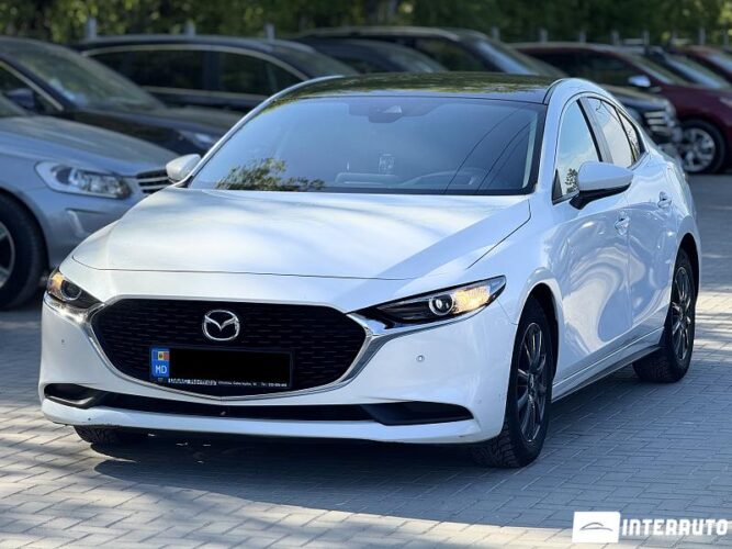 Mazda 3 2019 doar la InterAuto
