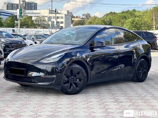 Tesla Model Y 2021 doar la InterAuto