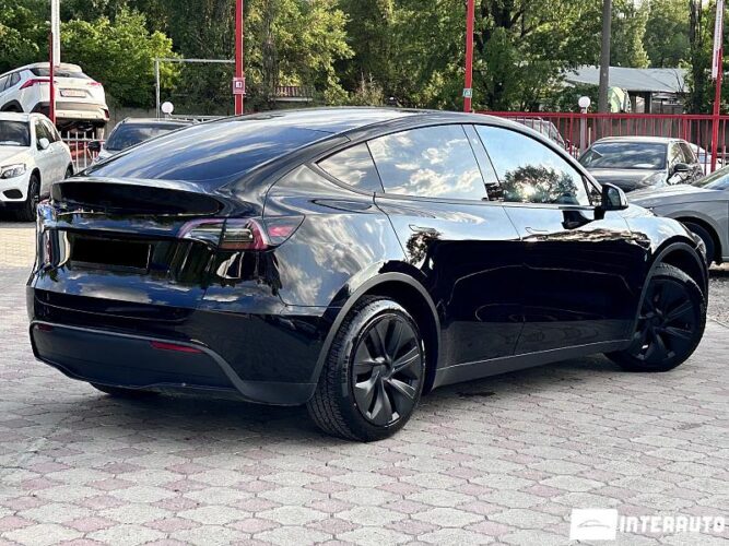 tesla Model Y 2021