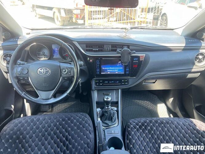 toyota Auris 2017