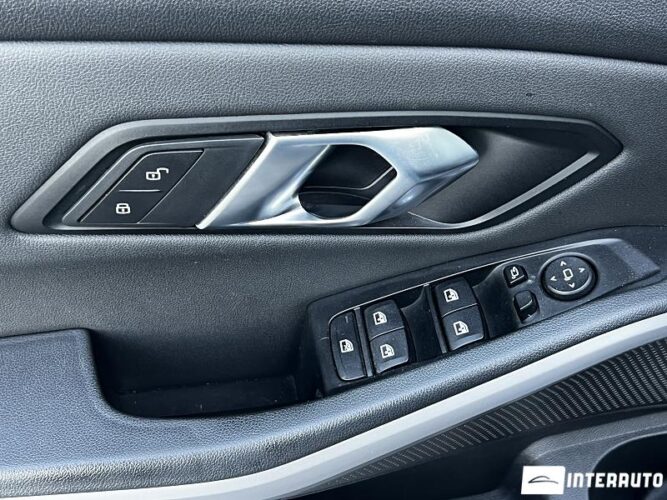 bmw 330E 2019