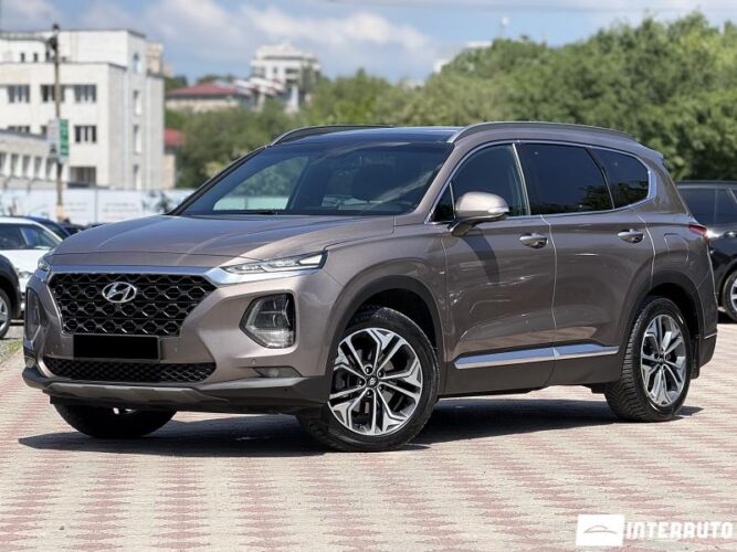 Hyundai Grand Santa Fe 2018 doar la InterAuto