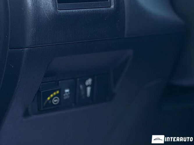 toyota Prius Plus / V 2015