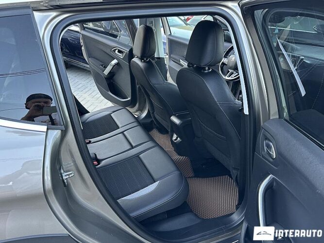 Peugeot 2008 43 peugeot 2008 2017