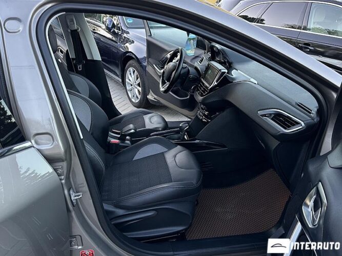 Peugeot 2008 44 peugeot 2008 2017