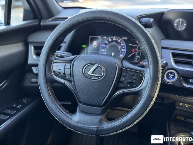 lexus UX 250h 2020