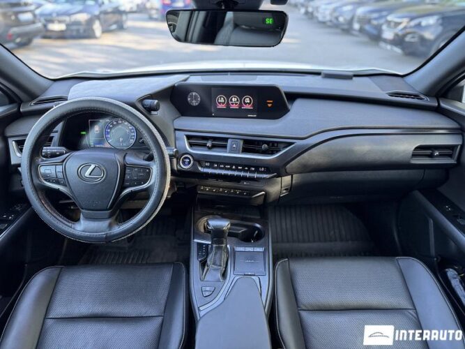 lexus UX 250h 2020