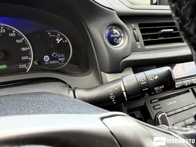 lexus CT 200h 2011