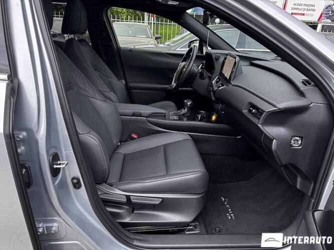 lexus UX 250h 2023