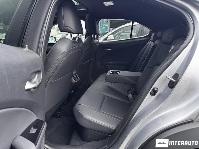 lexus UX 250h 2023
