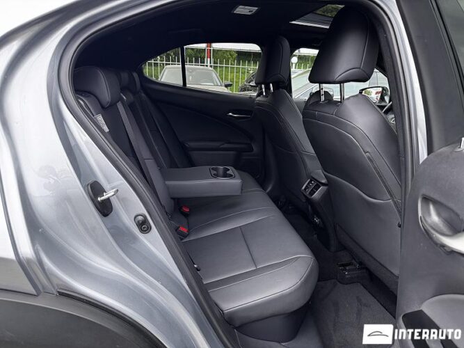 lexus UX 250h 2023