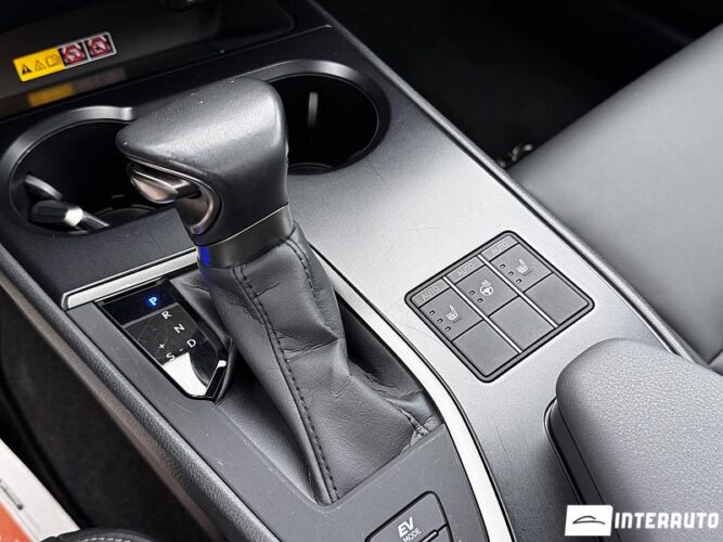 lexus UX 250h 2023