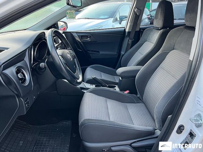 toyota Auris 2017