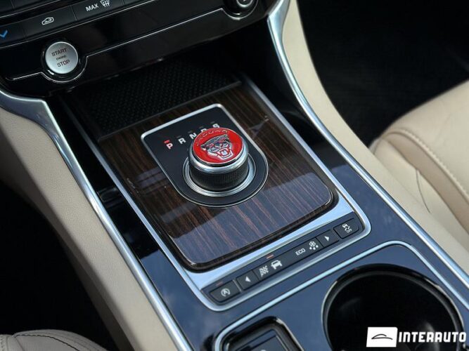 jaguar XE 2016