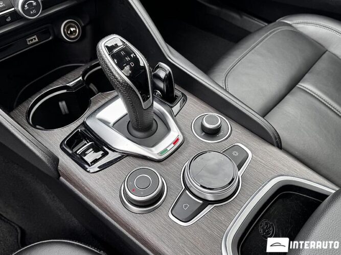 alfa romeo Giulia 2021