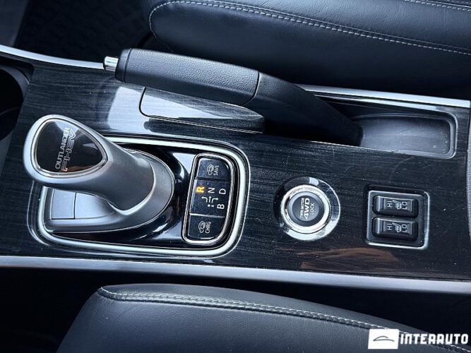 mitsubishi Outlander 2015