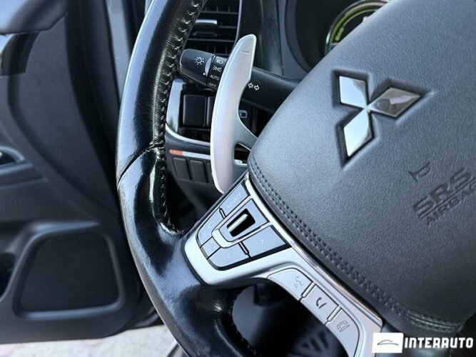 mitsubishi Outlander 2015