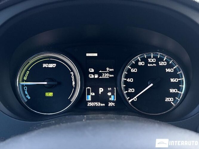 mitsubishi Outlander 2015