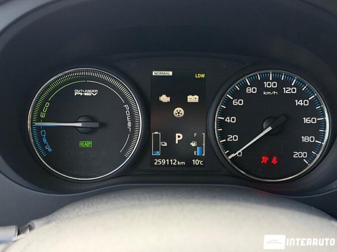 mitsubishi Outlander 2015