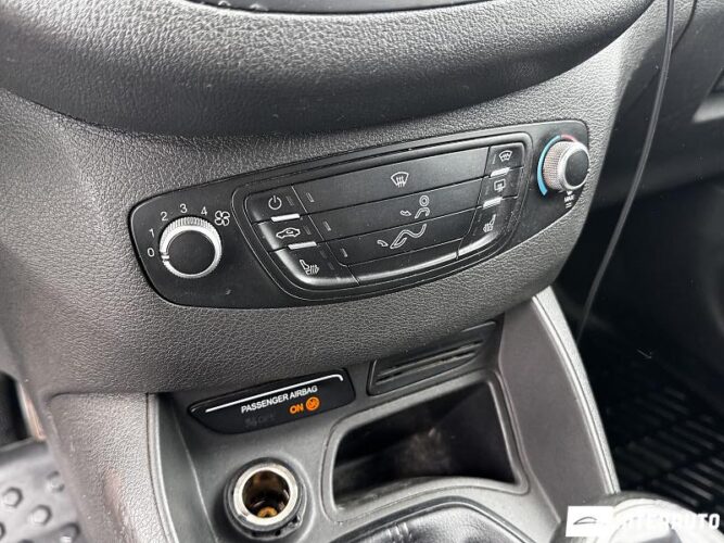 ford Courier 2015
