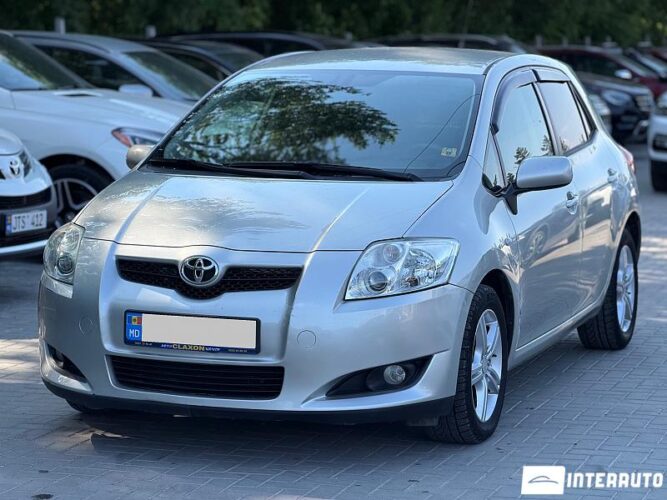 Toyota Auris 2008 doar la InterAuto