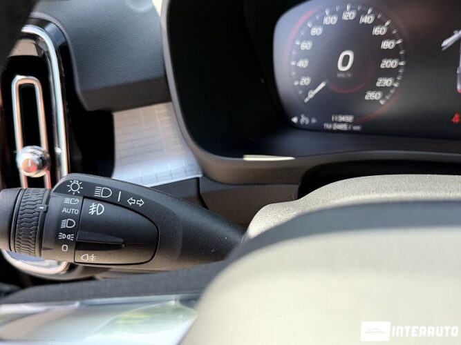 volvo XC 40 2020