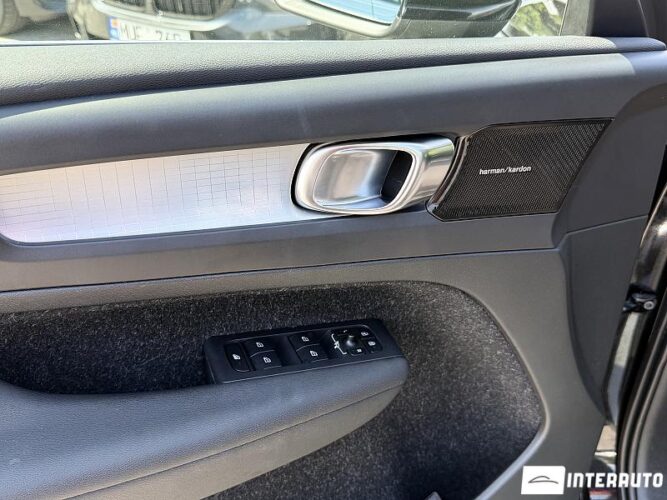 volvo XC 40 2020